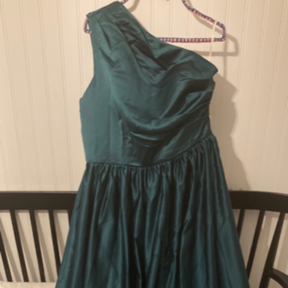 Formal gown, green, one shoulder US 12/UK 14 - Picture 2 of 3